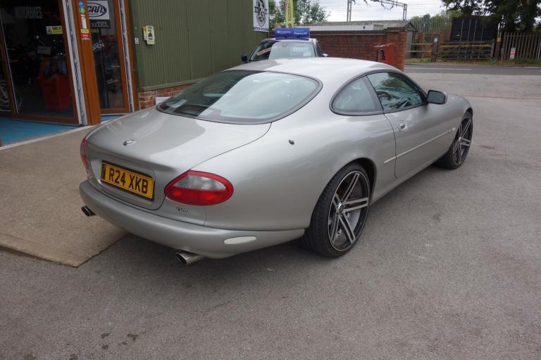 Jaguar XK8 4.0 Coupe 2dr Petrol Automatic (281 g/km, 290 bhp) PETROL 1998/R