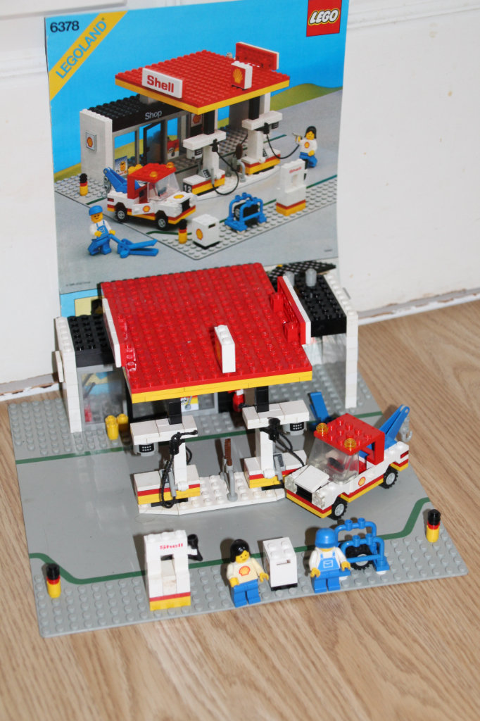 Lego Town 6378 Service Station  * with instructions * RARE *