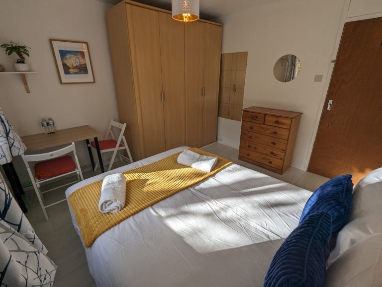 2 Double Room Available 