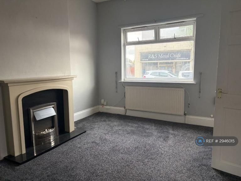 1 bedroom flat in Cambridge St, Castleford, WF10 (1 bed) (#2946015)