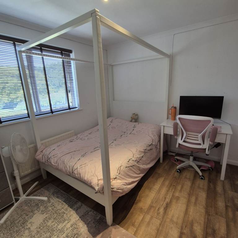 Perfect 3 bedroom house for long term rent located near tube in Walthamstow!