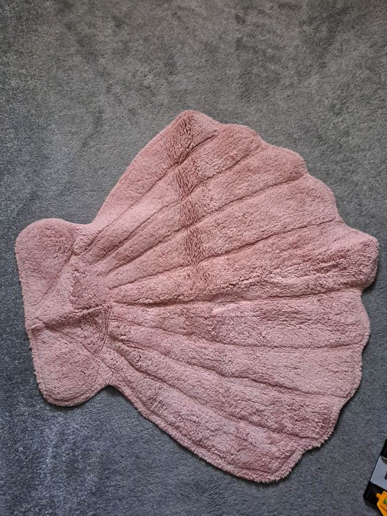Pink bath mat