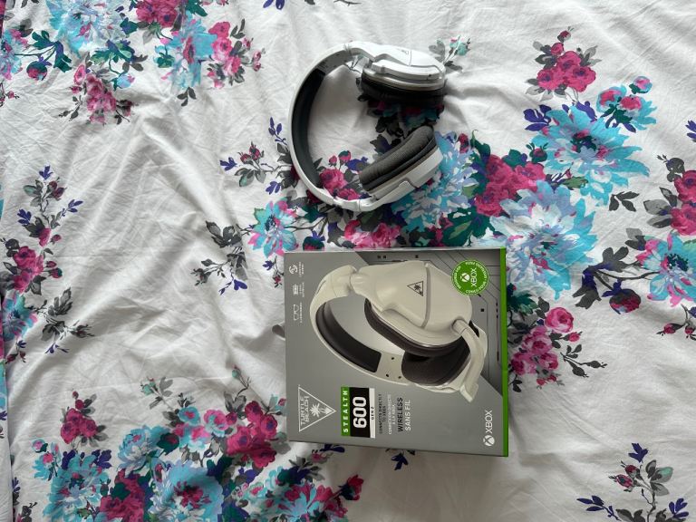 Turtle Beach Stealth 600 Gaming Headset for Xbox – White, Good Condition