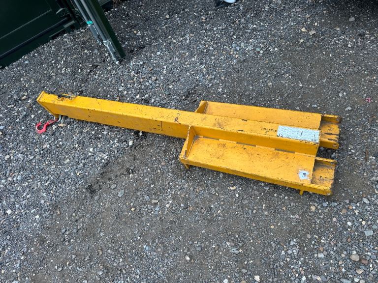 BFS 1500KG Forklift Telescopic Lifting Jib Crane Attachment Fork Mounted Hook