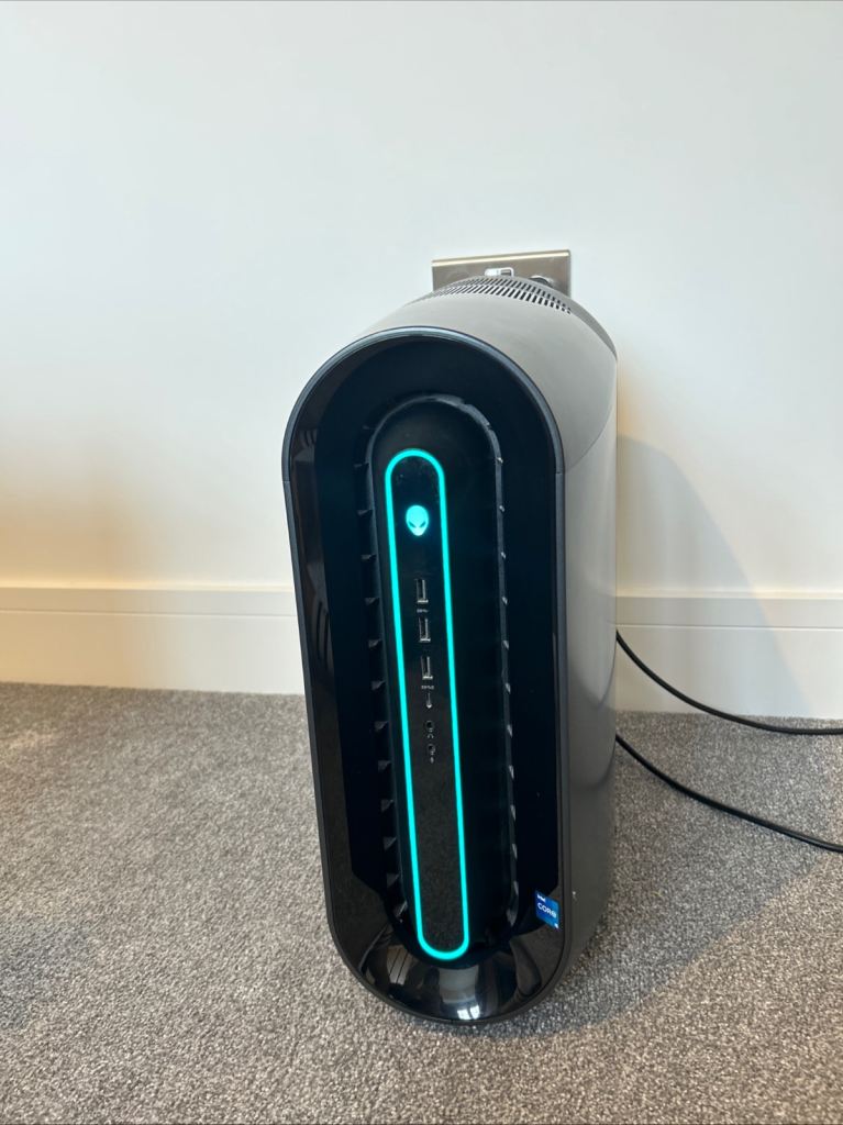 Alienware Aurora R12 + cable + 1TB Samsung 990 Pro with heatsink 