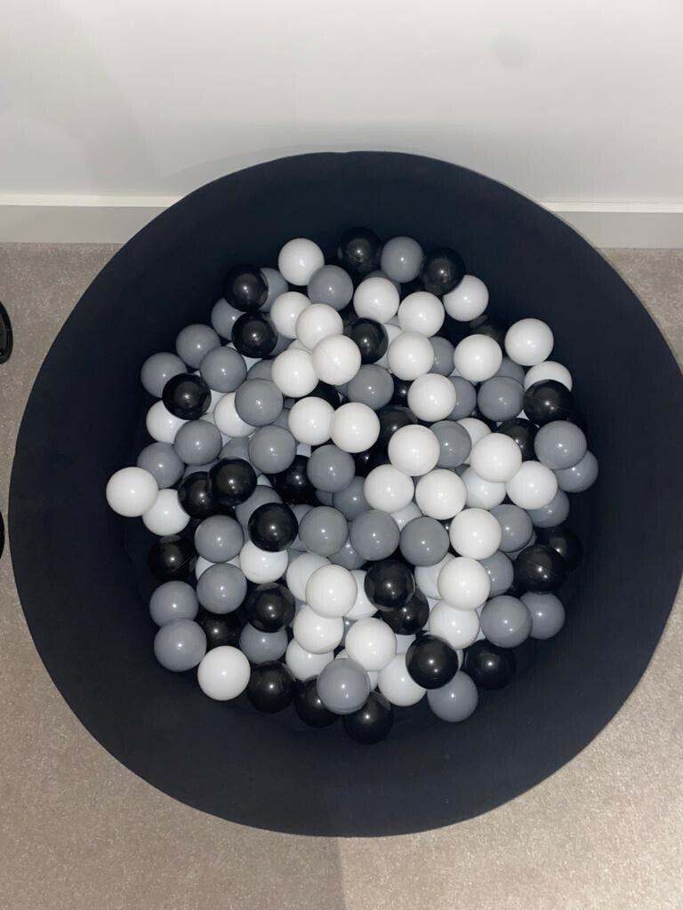 Scandiborn black ball pit