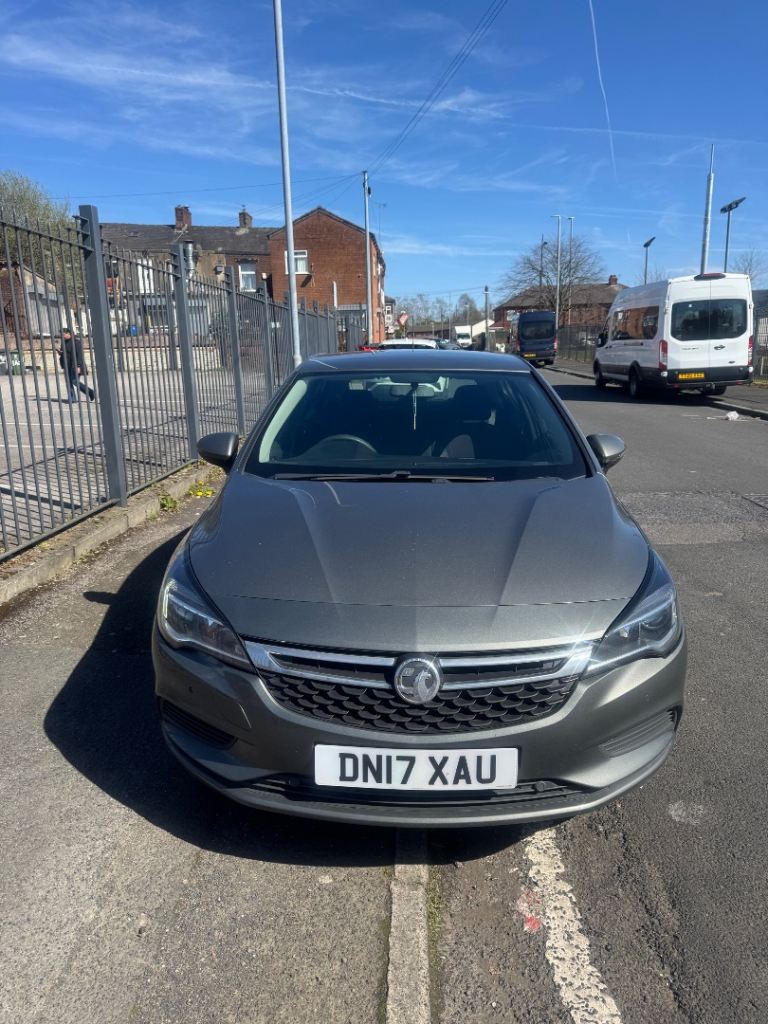 Vauxhall Astra 1 year MOT full service.