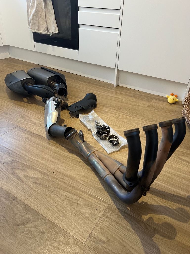 Yamaha YZF R1 Big Bang 09-14 Full OEM Exhaust System