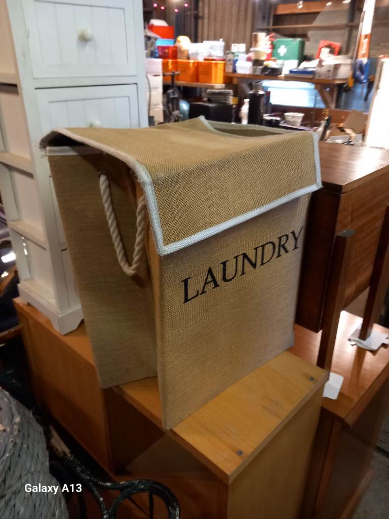 LAUNDRY BOX