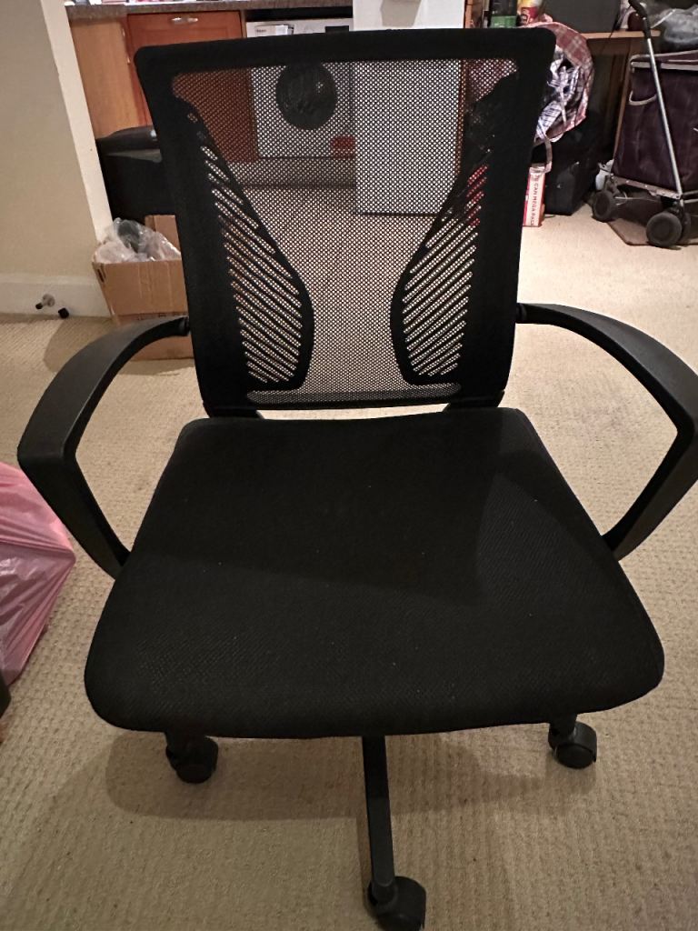 Black Mesh Office Chair with Armrests – Good Condition