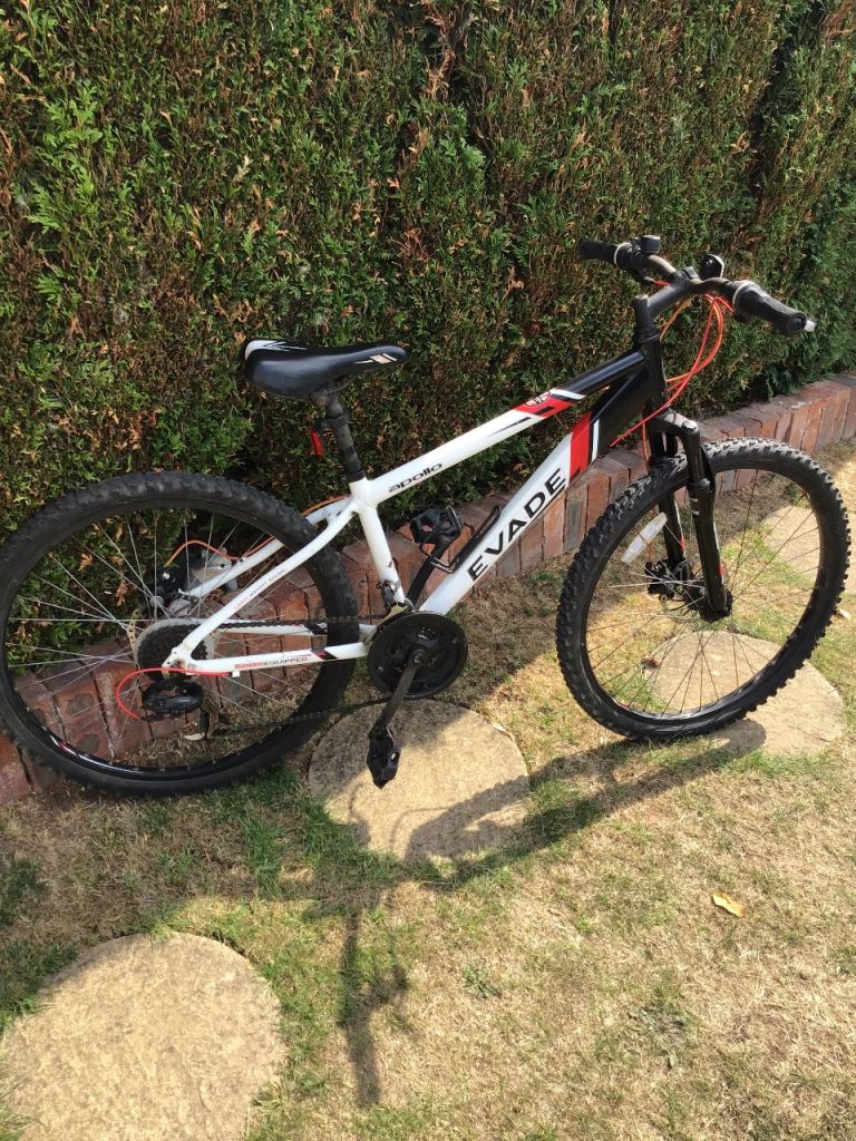 Apollo Evade Mountain Bike – White, Good Condition