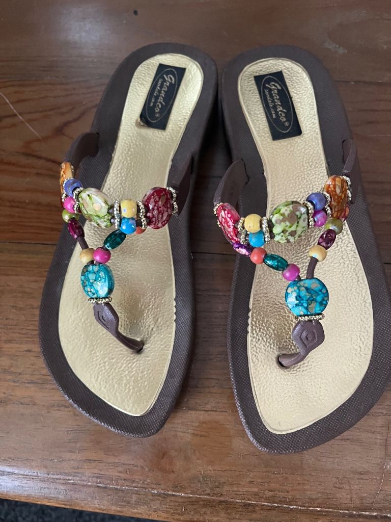 Toe thong sandals