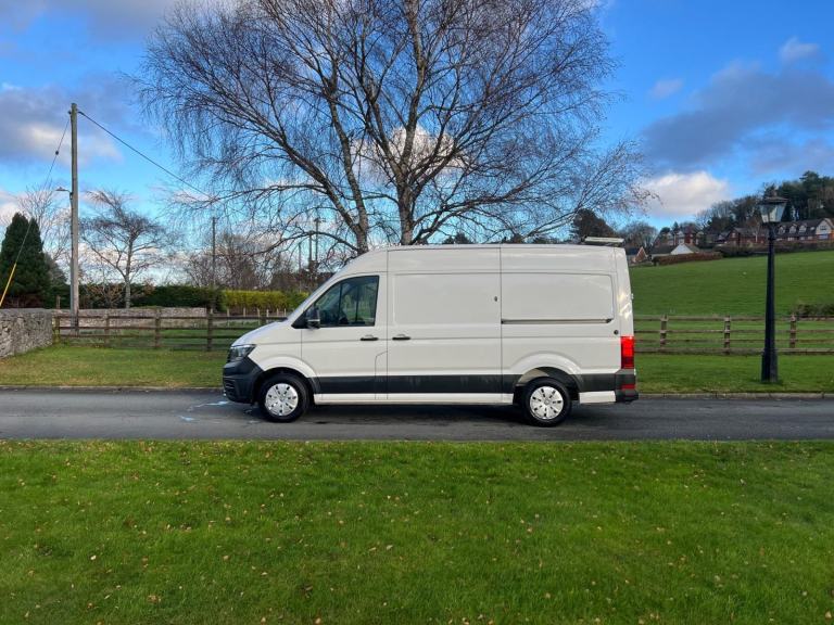VOLKSWAGEN CRAFTER CR35 2.0 TDI 140PS FWD TRENDLINE MWB VAN 71 REG 72,900 MILES