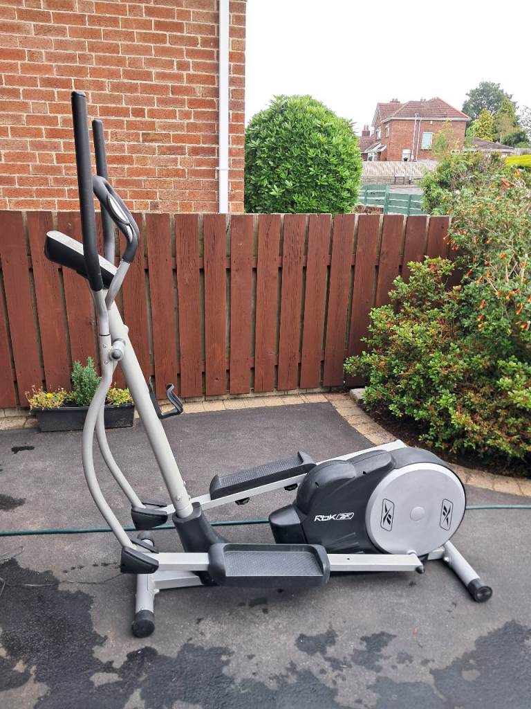 REEBOK CROSS TRAINER