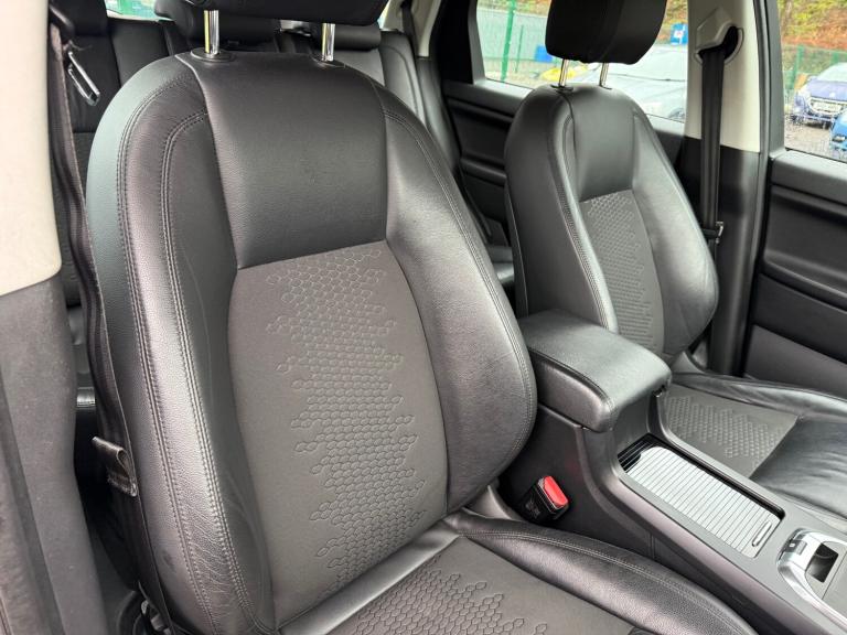 2017 Land Rover Discovery Sport 2.0 TD4 180 SE Tech 5dr Auto ESTATE Diesel Automatic