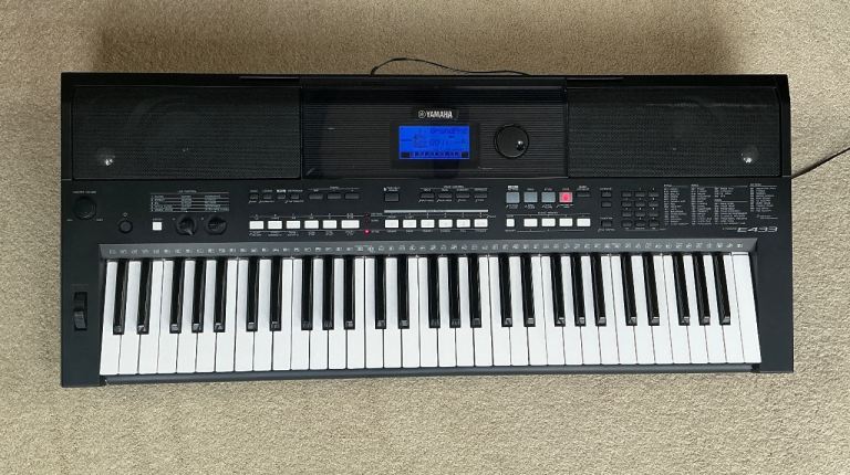 Yamaha electronic keyboard