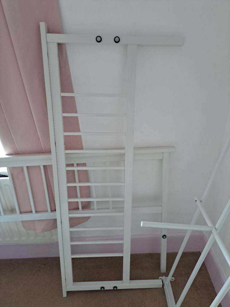 Free ****Excellent condition, hardly used White metal double bed frame 