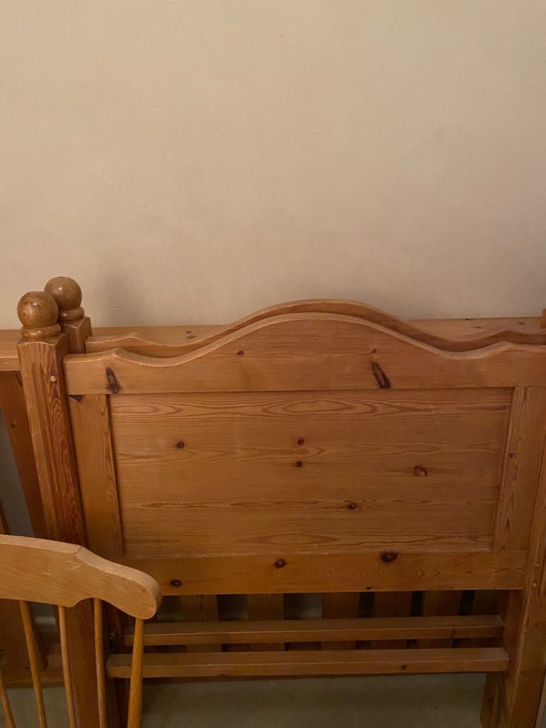 Pine single Bed/ With Mattress 