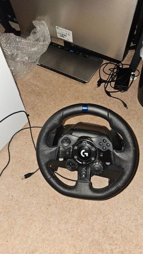Logitech G29 Driving Force Racing Wheel + 3-Pedal Set (PS5/PS4/PC) – Great Condition