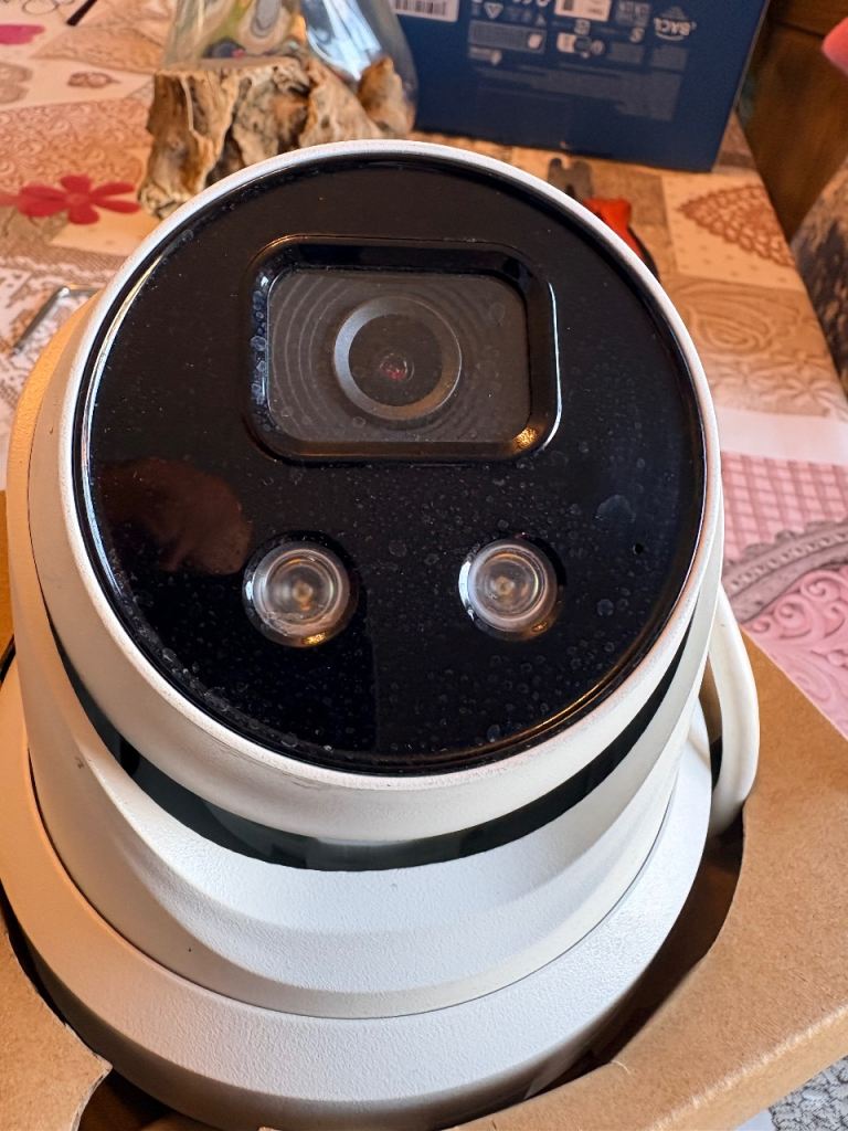 Hikvision 4mp cameras x8 and 8 channel nvr used good working order 