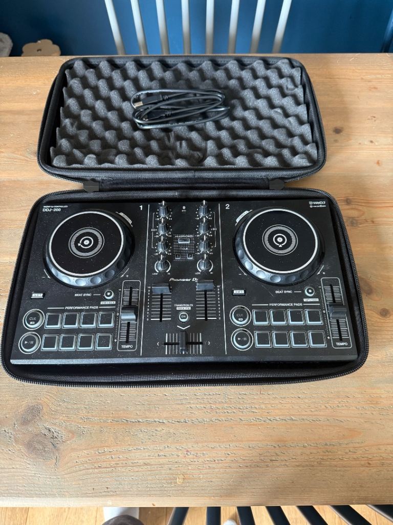Pioneer DDJ 200 starter kit 