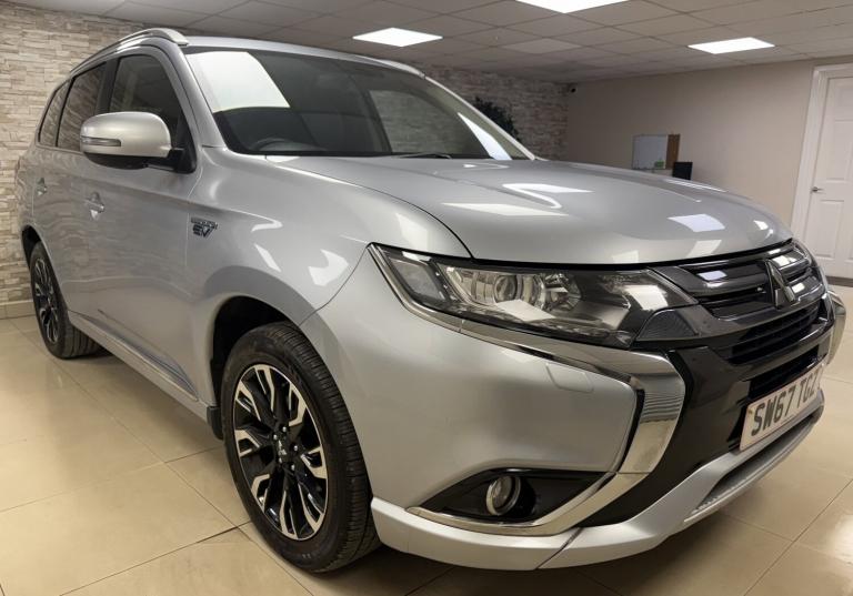 2017 Mitsubishi Outlander 2.0 12kWh Juro SUV 5dr Petrol Plug-in Hybrid CVT 4WD Euro 6 (s/s) (200 ...