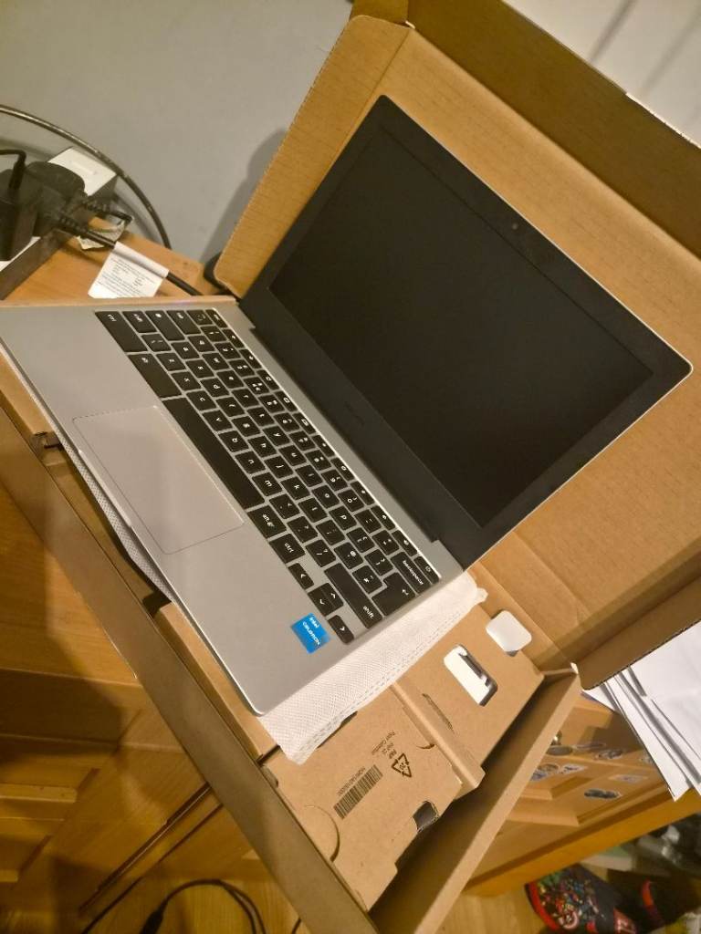 Samsung Galaxy 14in 4GB 64GB Chromebook Go - Silver
