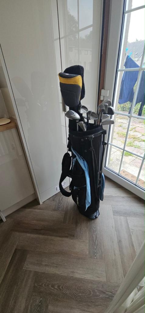 Wilson Golf Club Set with Bag – Used Condition