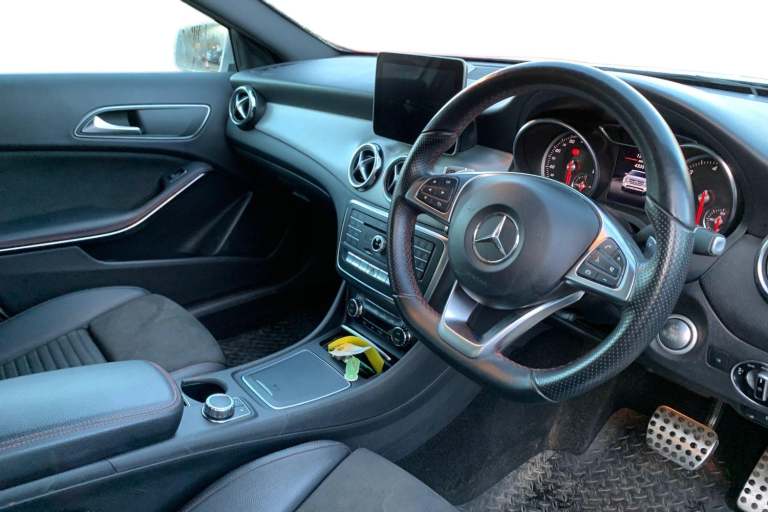 2018 Mercedes-Benz GLA GLA 200d AMG Line 5dr Auto Estate DIESEL Automatic