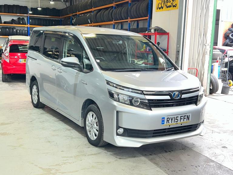 2015 Toyota Voxy 1790 Hybrid