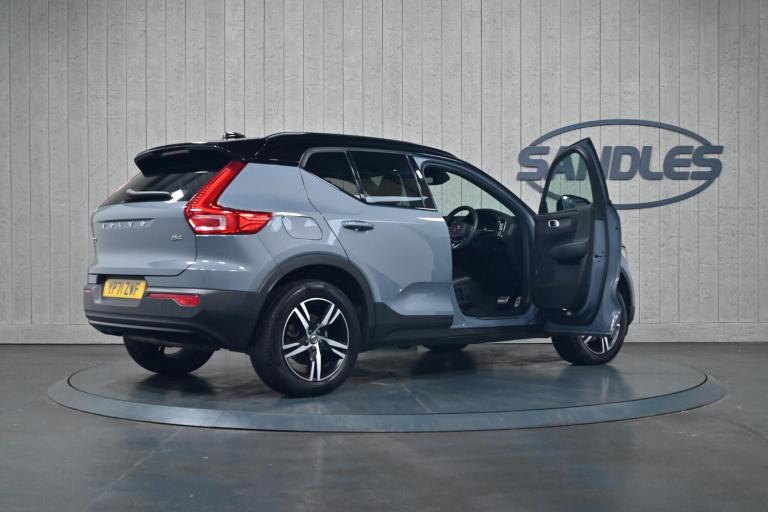 2021 Volvo XC40 2.0 B4 MHEV R-Design Auto Euro 6 (s/s) 5dr ESTATE Petrol/Electric Hybrid Automatic