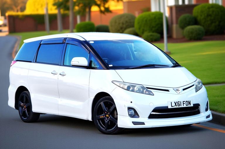 2012 Toyota Estima 2.4 Automatic 7 Seater. LEATHER. 81700 Miles. Car APPLE Play. PETROL. PX OK MP...