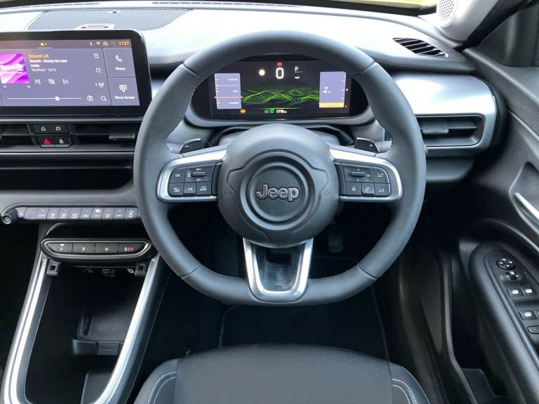 2025 Jeep Avenger 1.2 e-Hybrid Summit 5dr DCT Hatchback PETROL Automatic