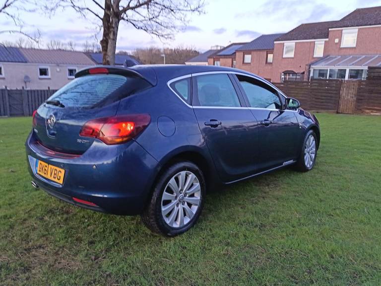 Automatic Vauxhall, ASTRA, Hatchback, 2011 1956 (cc), 5 doors