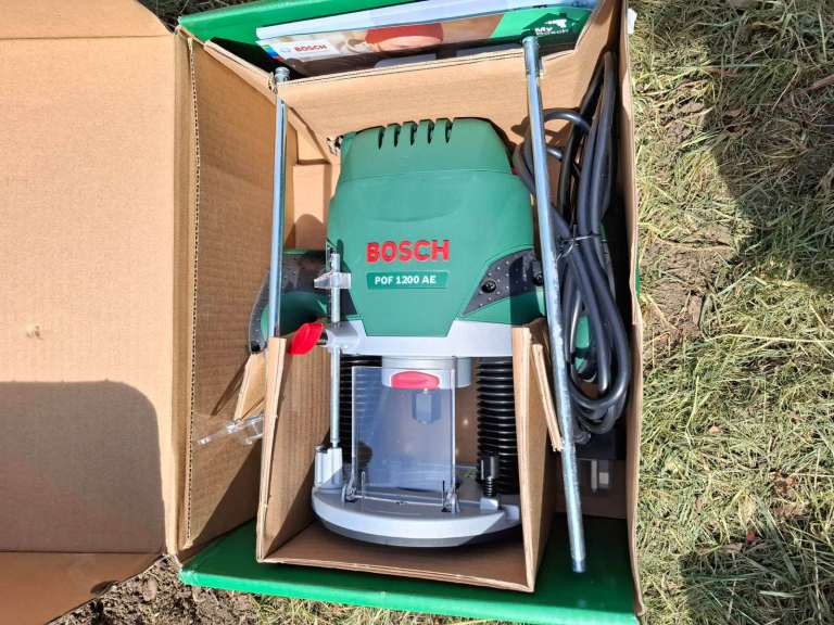 Bosch Plunge Router Electric POF1200AE Compact Woodworking Cutter 1200W