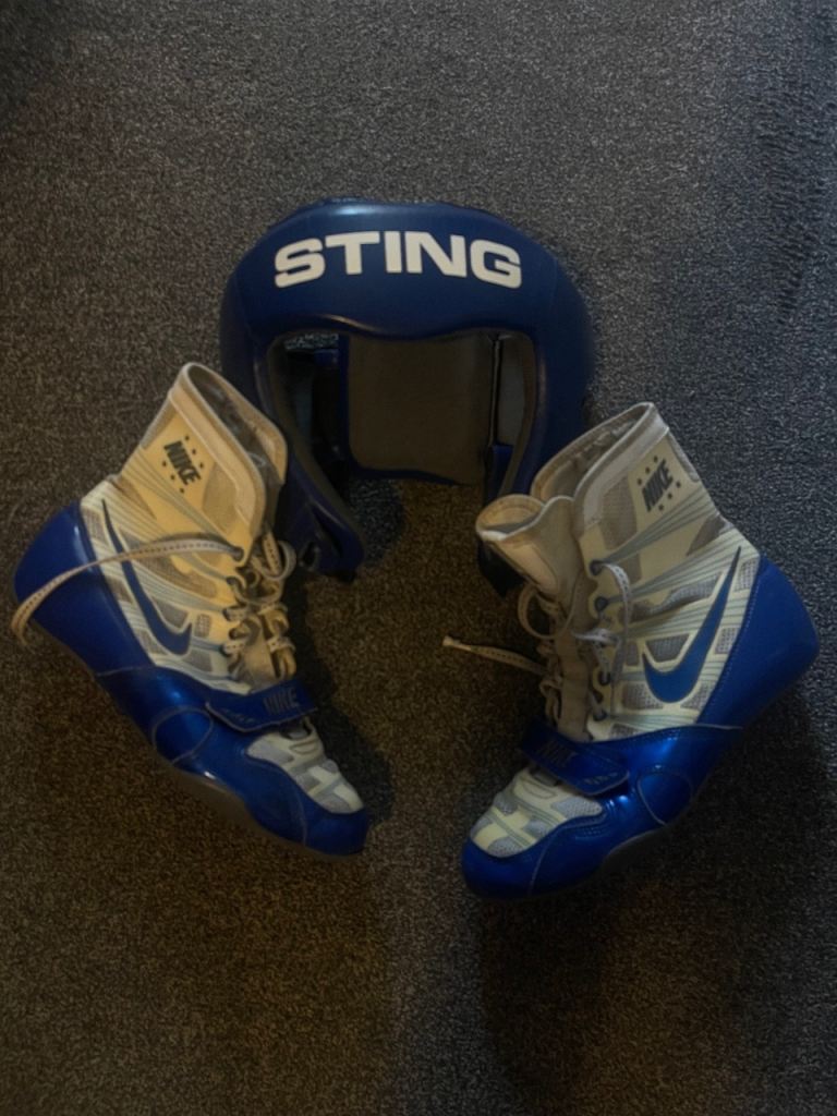 Sting boxing head guard size medium and Nike hyperko 1 white and blue rare boxing boots 