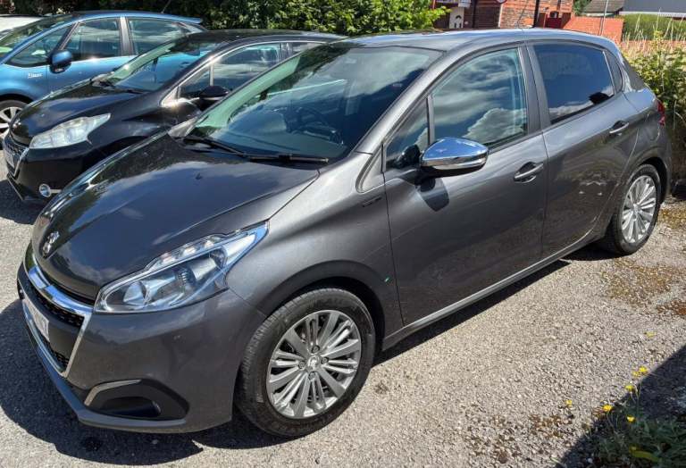 2019 Peugeot 208 1.2 PureTech 82 Signature 5dr [Start Stop] Hatchback PETROL Manual