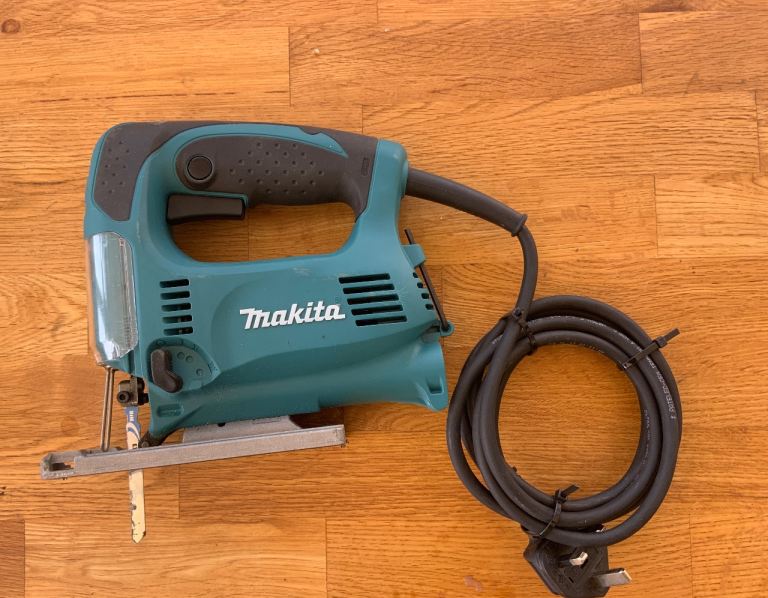Makita 4329 Jig-saw. Used Couple times.. VGC. REDUCED