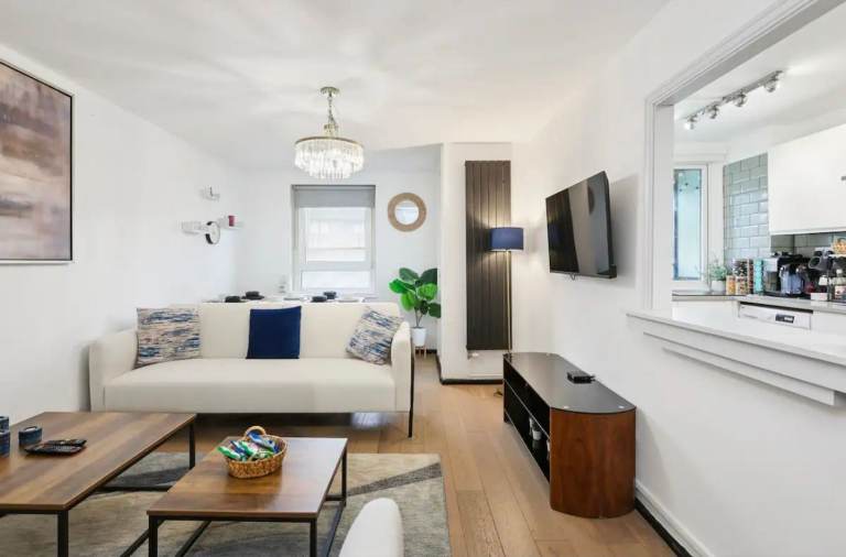 3 bed Apartment, Manchester Dr, W10