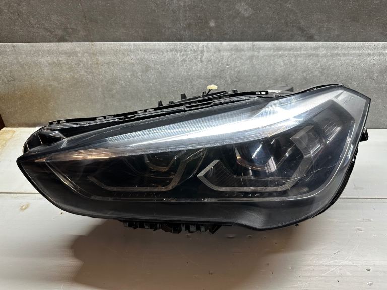 Bmw X1 F48 lci 2019 / 2020 / 2021 / 2022 / 2023 genuine passenger xenon headlight