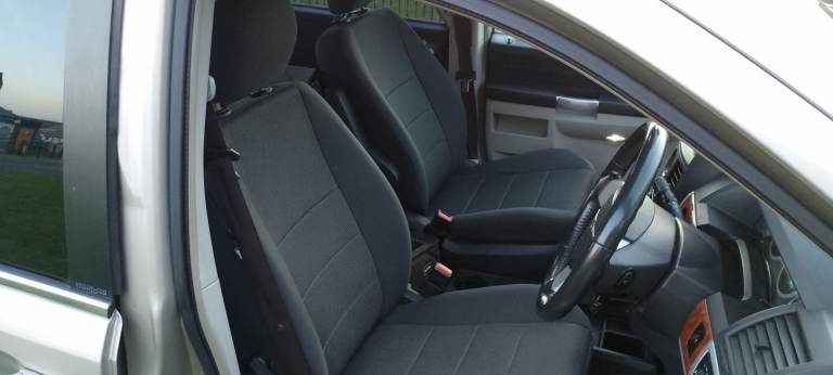 2010 Chrysler Grand Voyager, 2.8 Diesel, Automatic, 7 seats, tow hook, good condition