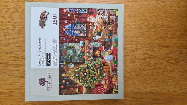 Wentworth Wooden Jigsaw Puzzle 250 pieces “Christmas Morning