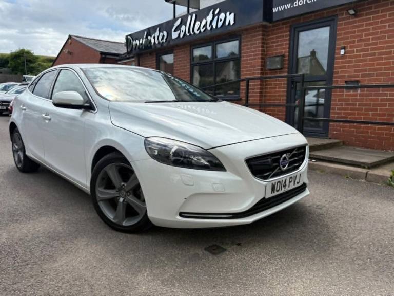 2026 Volvo V40 T4 SE 5dr Powershift HATCHBACK PETROL Automatic