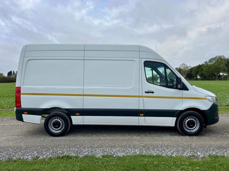 MERCEDES-BENZ SPRINTER 2.0 315 CDI Progressive L2 MWB WITH AIR CON White Manual