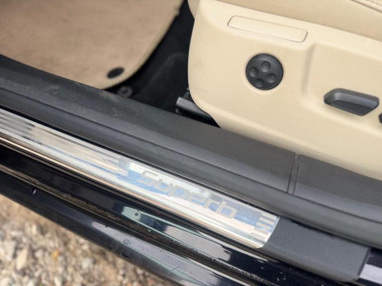 2014 Skoda Superb 2.0 TDI Elegance DSG 4WD Euro 5 (s/s) 5dr ESTATE Diesel Automatic