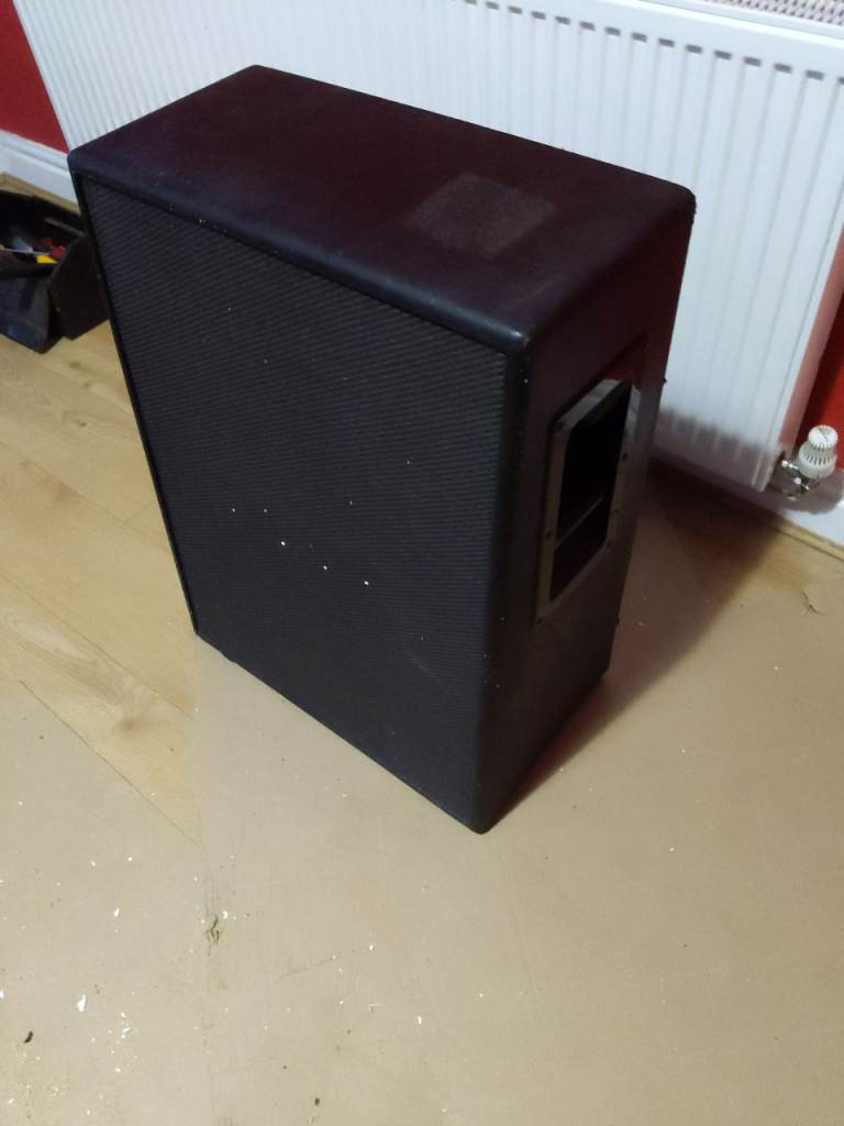 Marshall 2x12 slant guitar cab