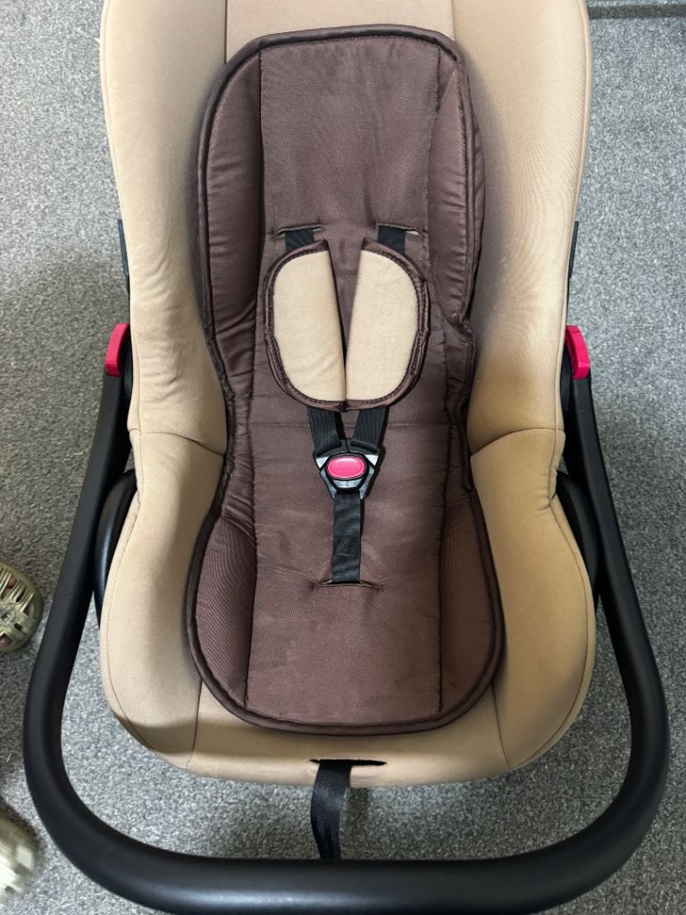 Infant Car Seat with Newborn Insert – Tan and Brown (Excellent Condition)