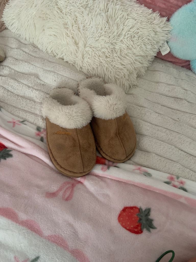 UGG Brown Suede Slippers with Cream Faux Fur Lining – Good Condition