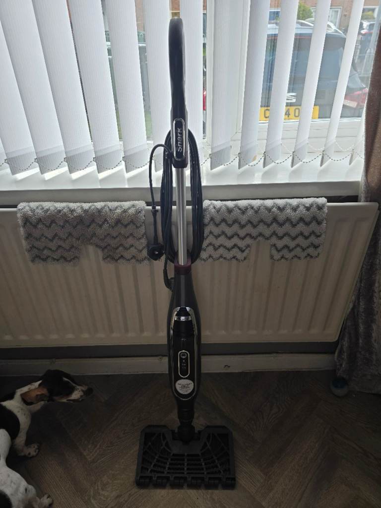 Shark Kick N flip Steam Mop 