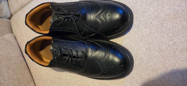 Sterling Black Brogue Safety Shoes UK 9 / EU 43